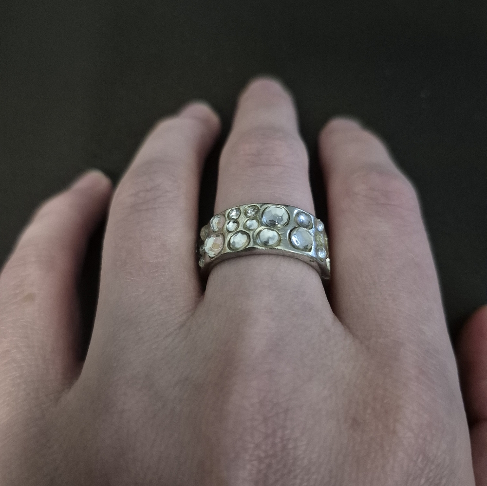 Unique artist ring